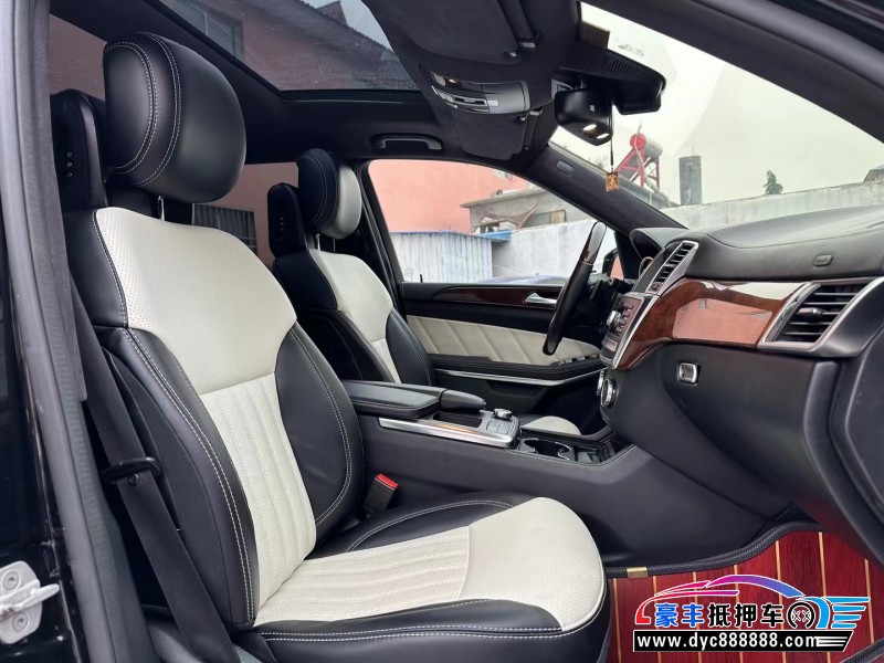 14年奔驰GL轿车抵押车出售