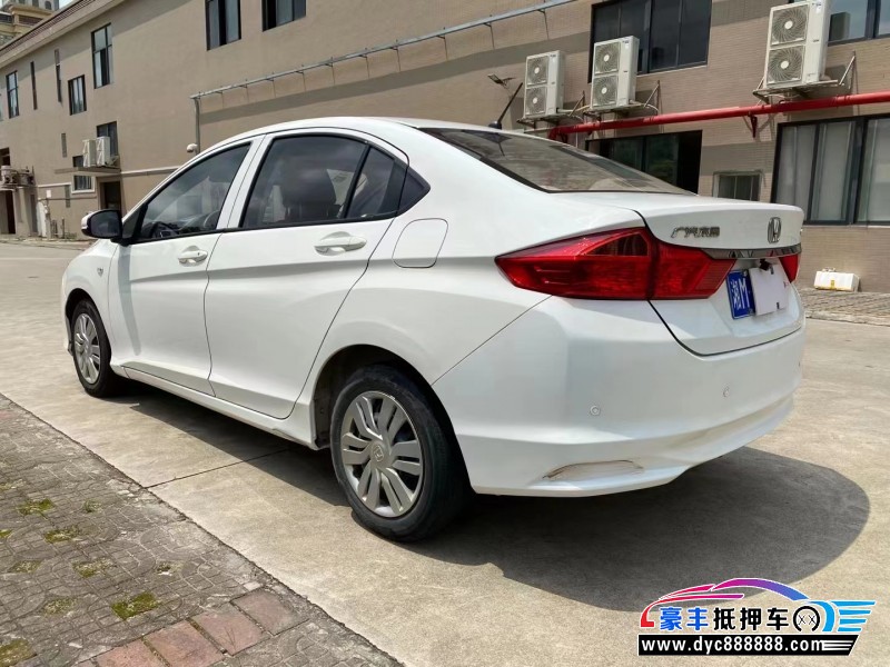 18年本田锋范轿车抵押车出售