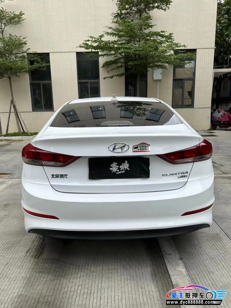 17年现代领动轿车抵押车出售