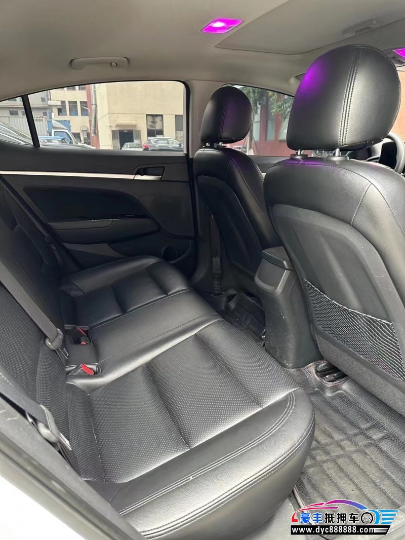 17年现代领动轿车抵押车出售