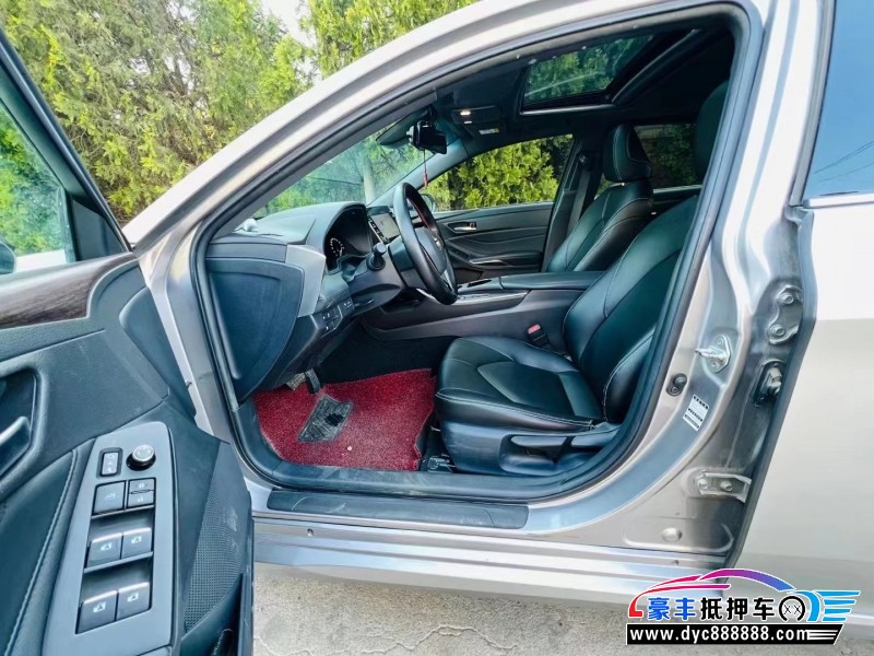 20年丰田亚洲龙轿车抵押车出售