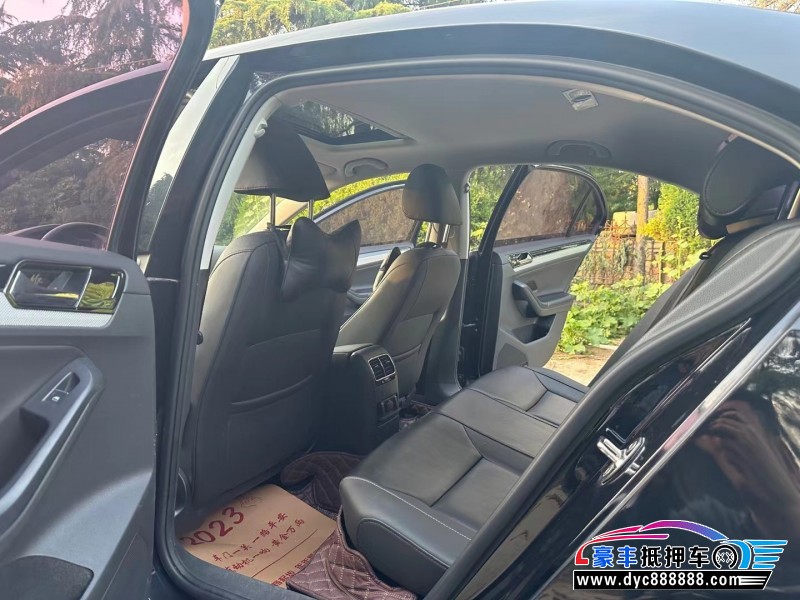 16年大众速腾轿车抵押车出售