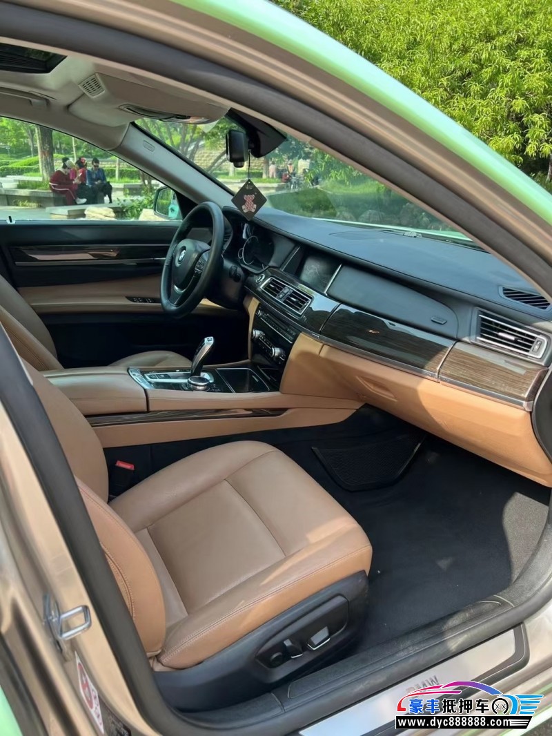 15年宝马7系轿车抵押车出售