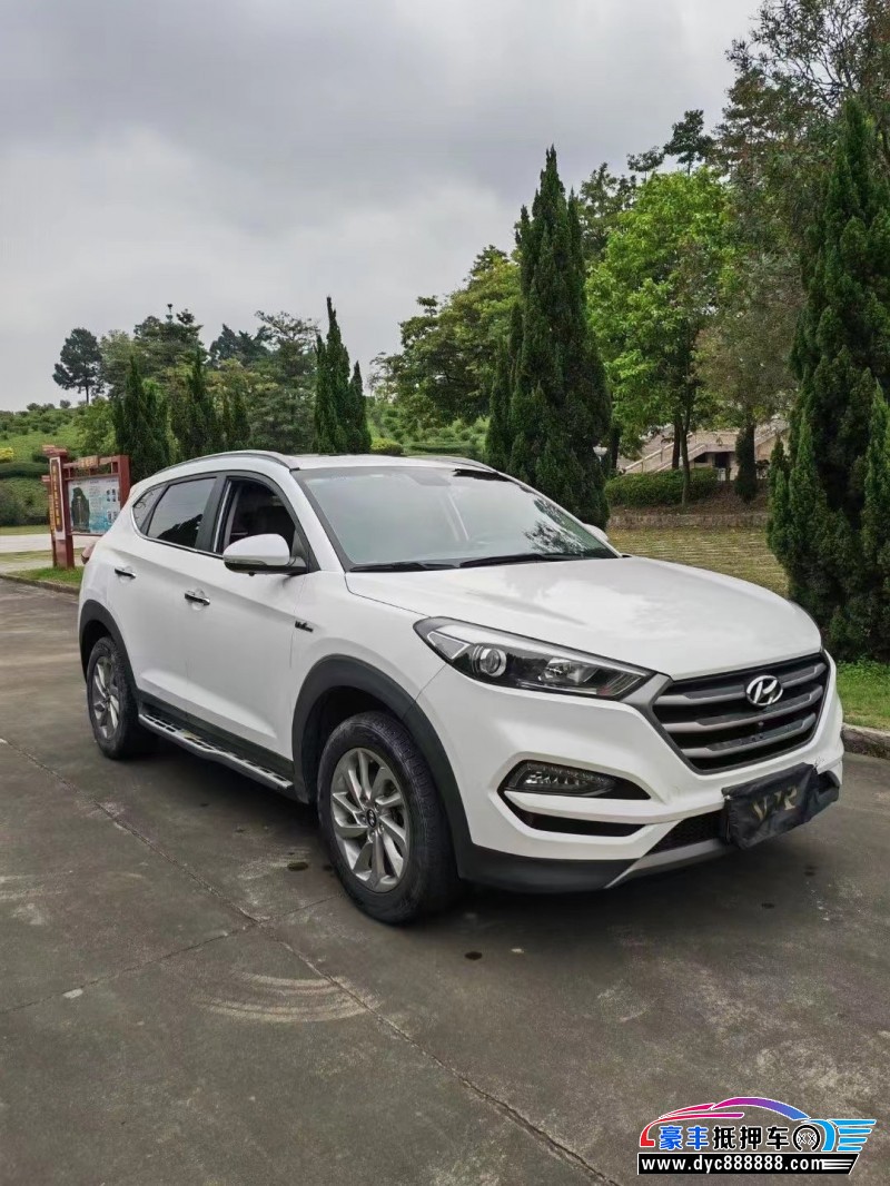 17年现代途胜轿车抵押车出售