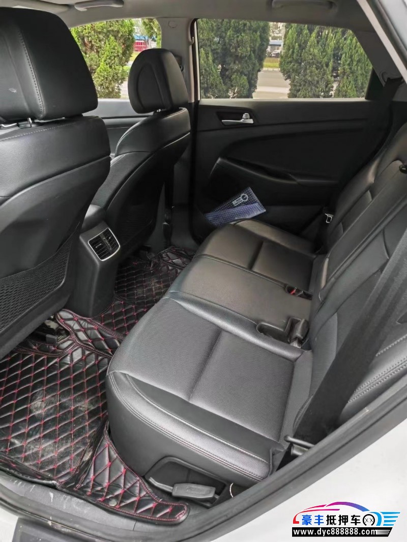 17年现代途胜轿车抵押车出售