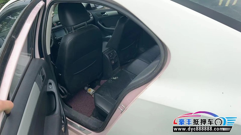 14年大众速腾轿车抵押车出售