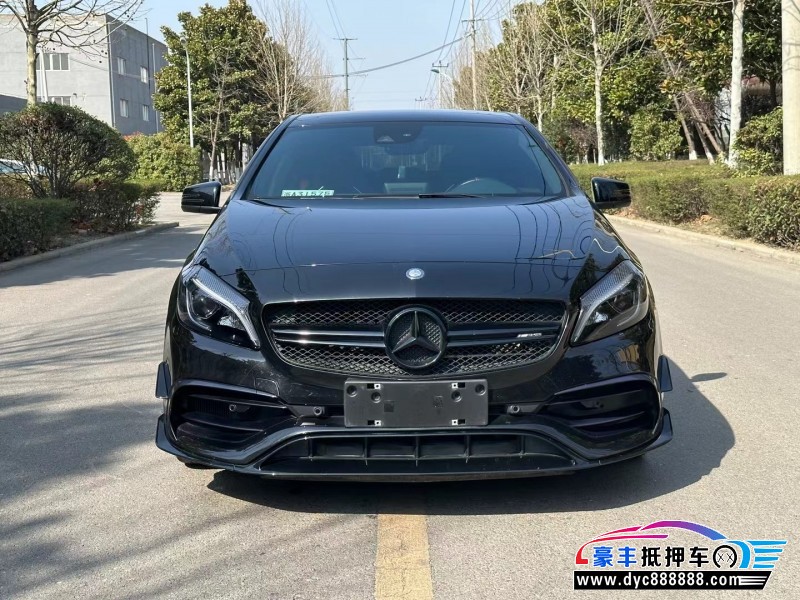 17年奔驰A轿车抵押车出售