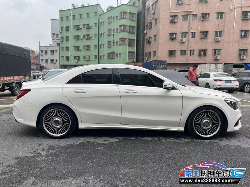 18年奔驰CLA轿车抵押车出售