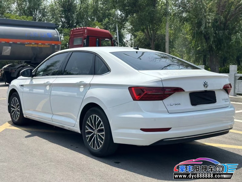 21年大众速腾轿车抵押车出售