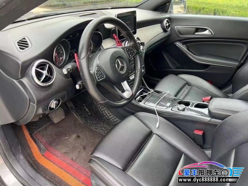 17年奔驰CLA级轿车抵押车出售