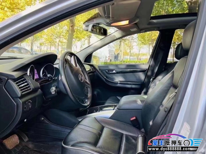 18年奔驰R轿车抵押车出售