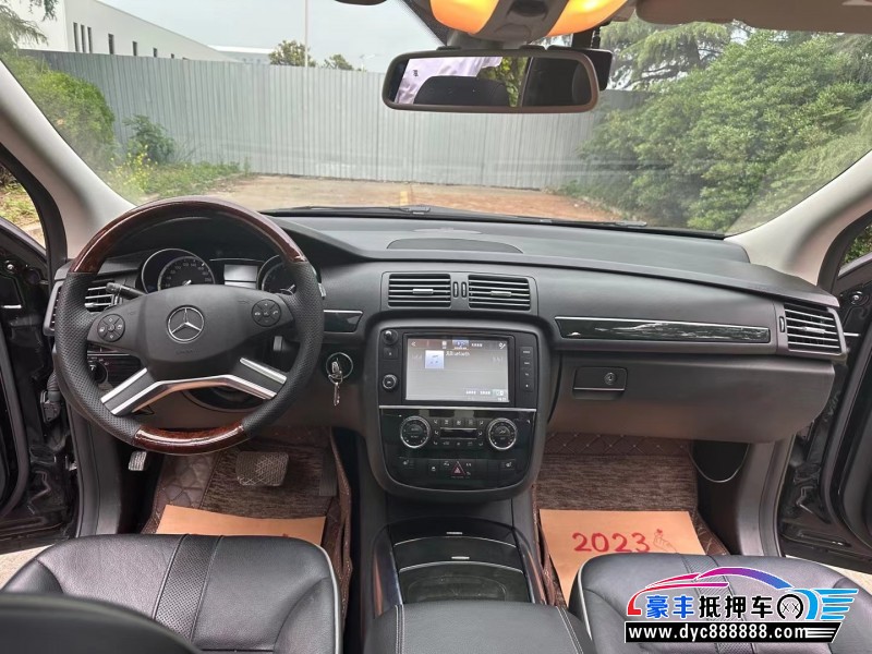 17年奔驰R轿车抵押车出售