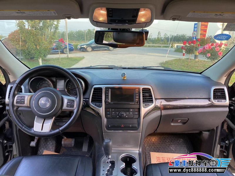 12年Jeep大切诺基SUV抵押车出售