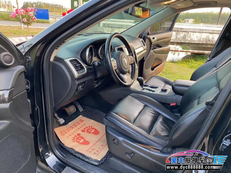 12年Jeep大切诺基轿车抵押车出售