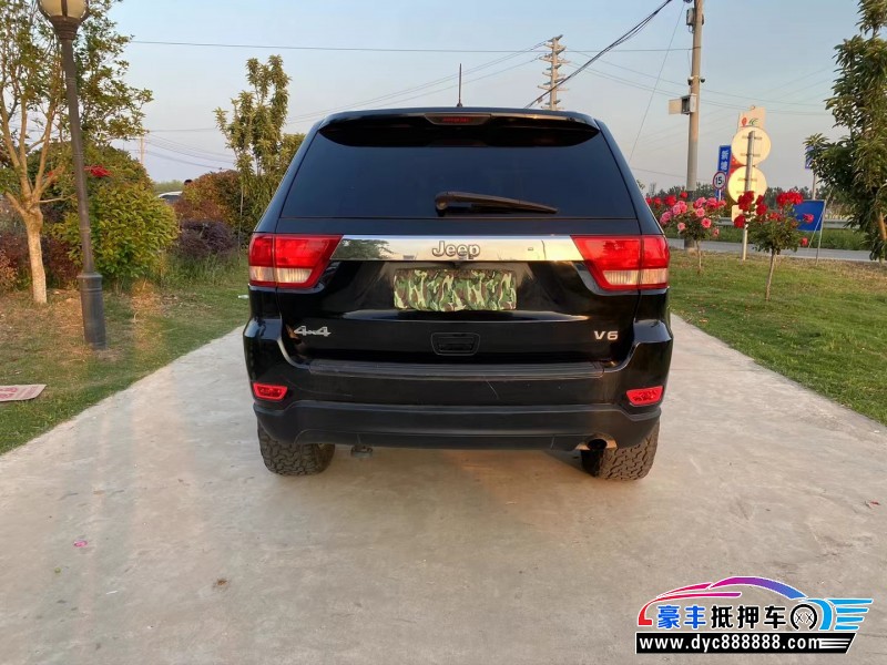 12年Jeep大切诺基轿车抵押车出售