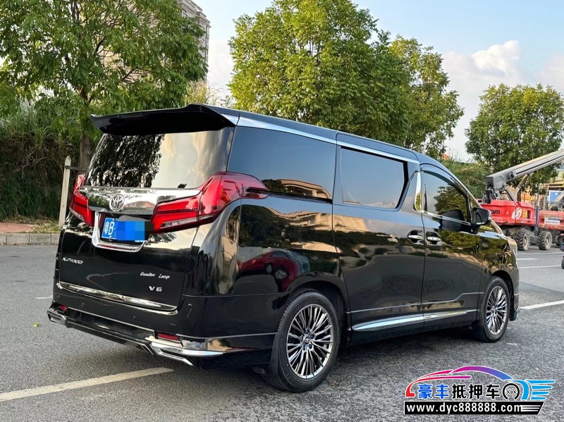 13年丰田埃尔法轿车抵押车出售