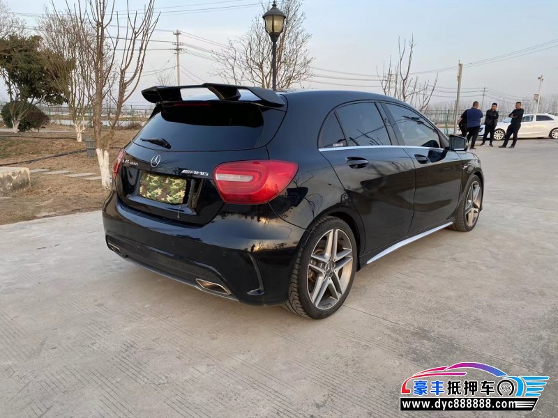 15年奔驰A轿车抵押车出售