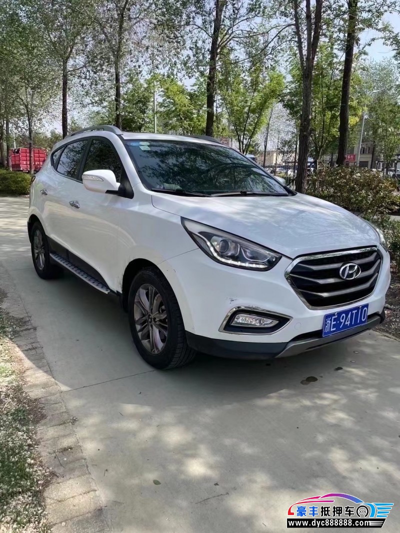 16年现代ix35轿车抵押车出售