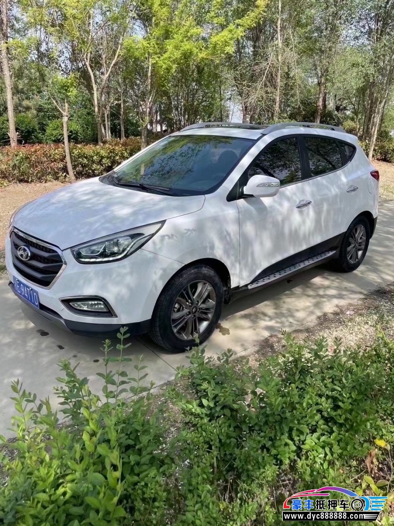 16年现代ix35轿车抵押车出售