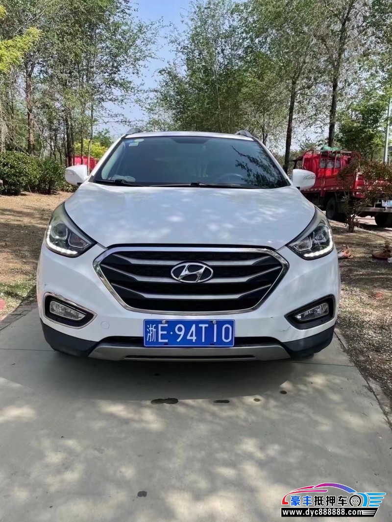 16年现代ix35轿车抵押车出售