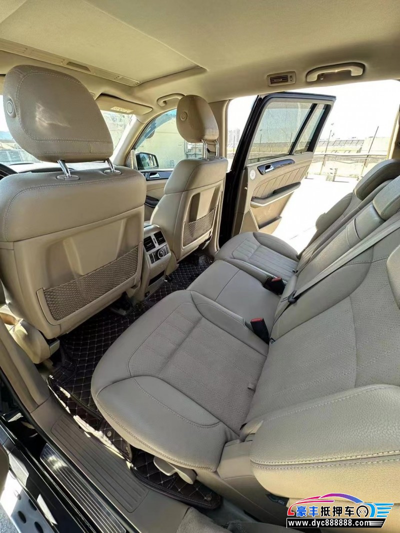 14年奔驰GL轿车抵押车出售