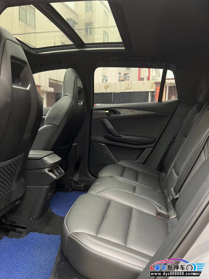 22年领克06轿车抵押车出售