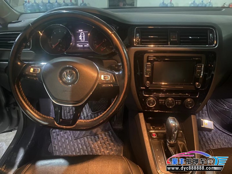 15年大众速腾轿车抵押车出售