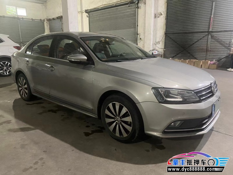 15年大众速腾轿车抵押车出售