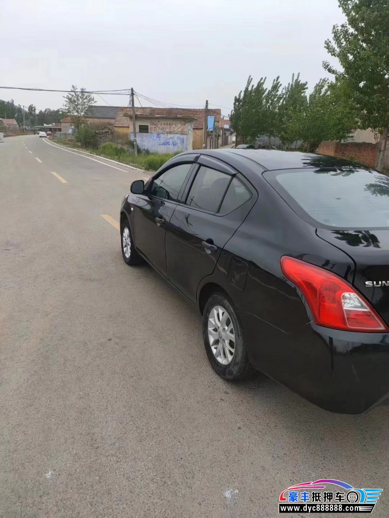 16年日产阳光轿车抵押车出售