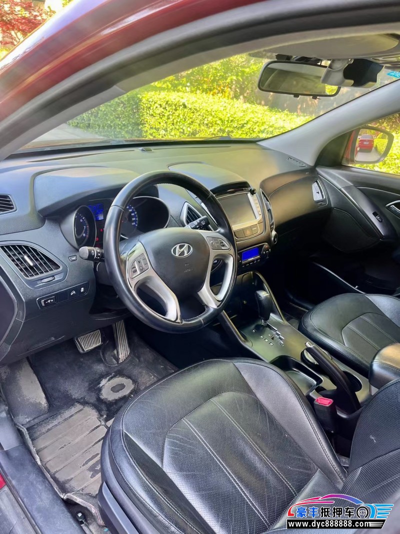 14年现代ix35轿车抵押车出售