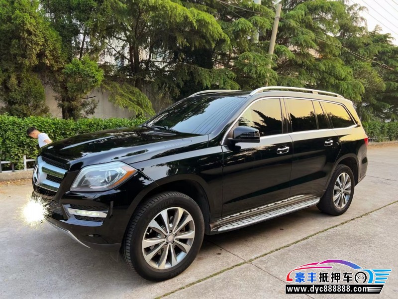 13年奔驰GL级轿车抵押车出售