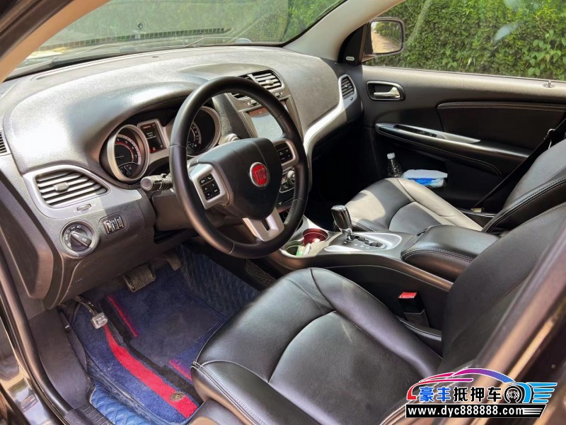12年菲亚特菲跃轿车抵押车出售