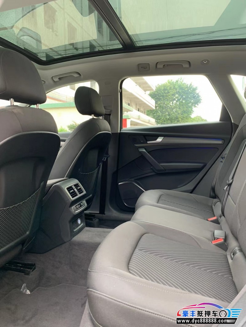 19年奥迪Q5轿车抵押车出售