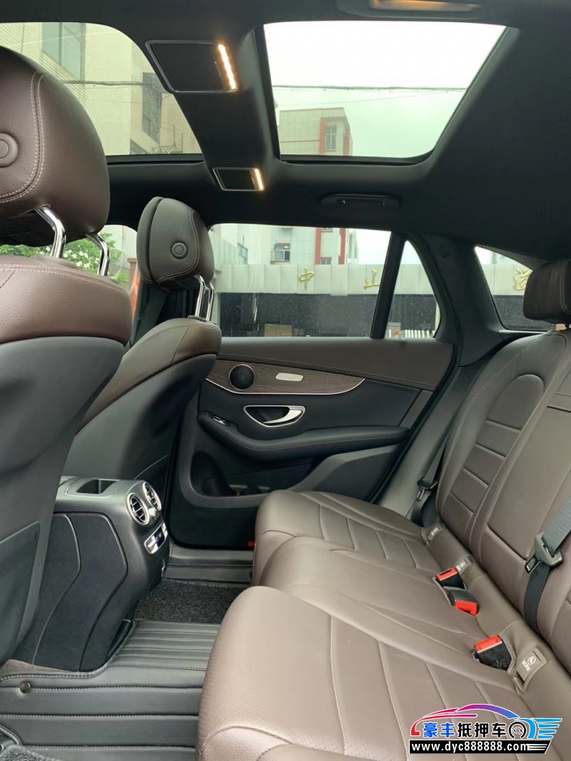 21年奔驰GLC轿车抵押车出售