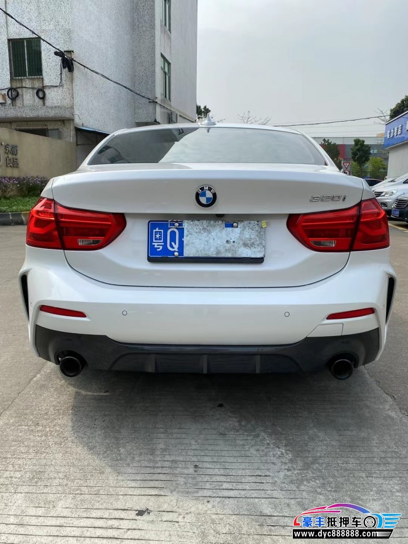 22年宝马1系轿车抵押车出售