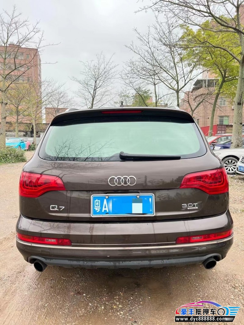 12年奥迪Q7轿车抵押车出售