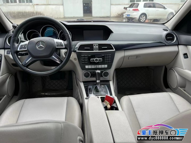 12年奔驰C轿车抵押车出售