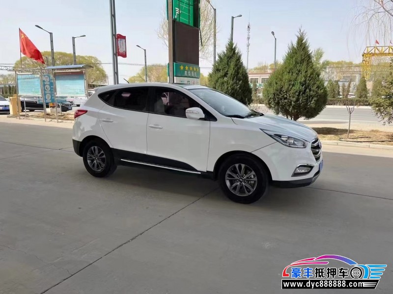 17年现代ix35轿车抵押车出售