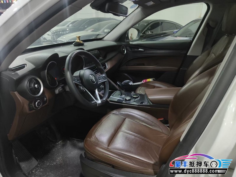 19年阿尔法·罗密欧Stelvio轿车抵押车出售