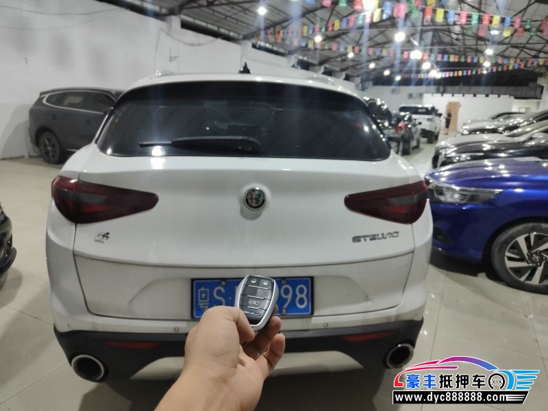 19年阿尔法·罗密欧Stelvio轿车抵押车出售