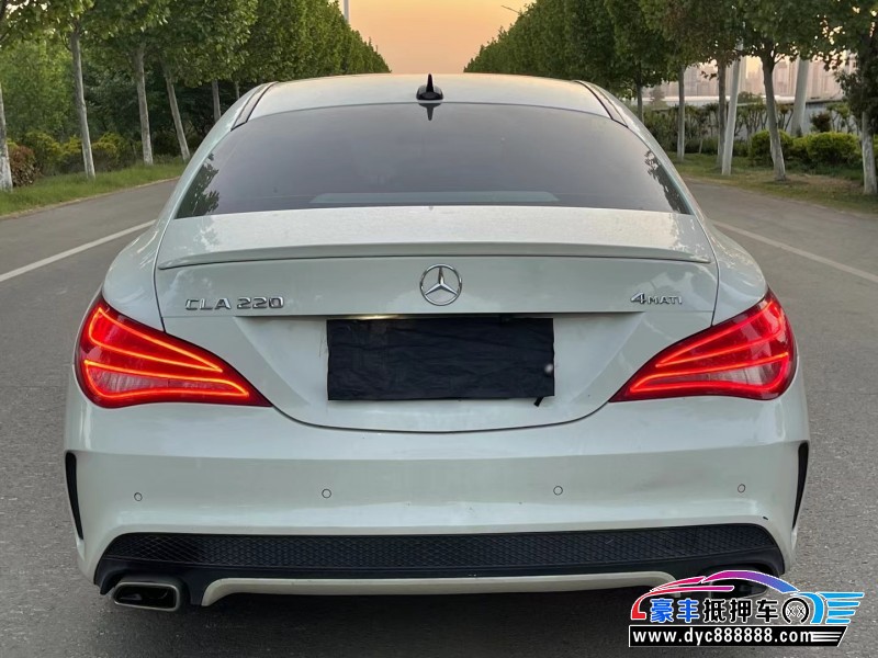 15年奔驰CLA轿车抵押车出售