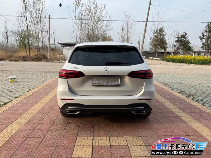 20年奔驰B轿车抵押车出售