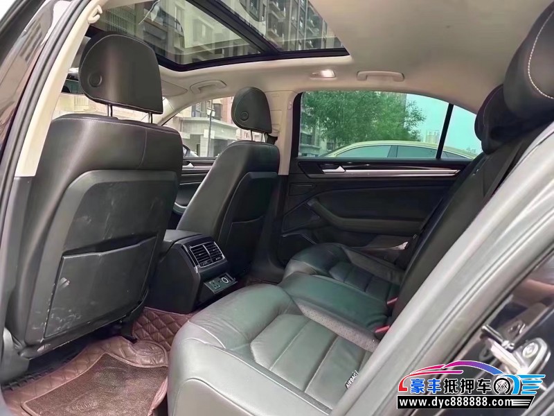 18年大众辉昂轿车抵押车出售