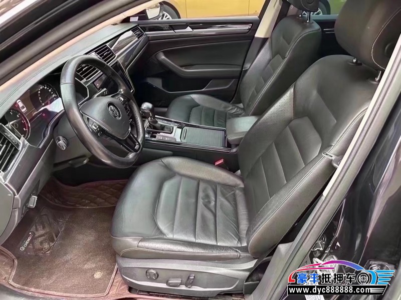 18年大众辉昂轿车抵押车出售