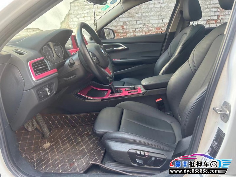 19年宝马1系轿车抵押车出售