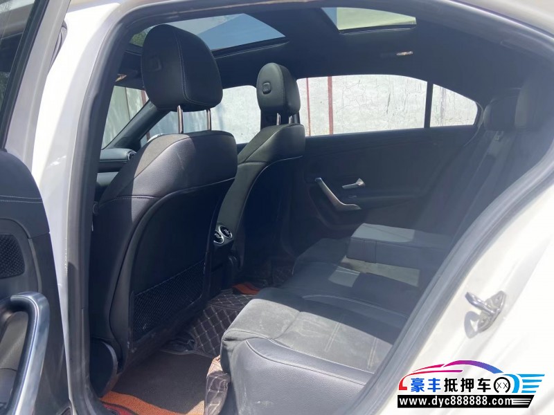 20年奔驰A轿车抵押车出售