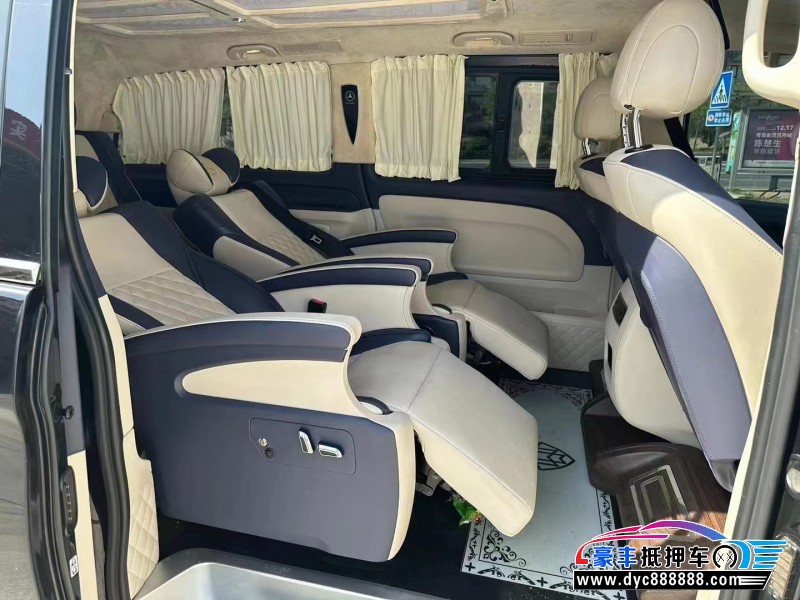 18年奔驰威霆MPV抵押车出售