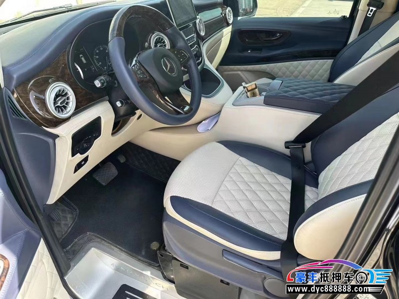 18年奔驰威霆MPV抵押车出售