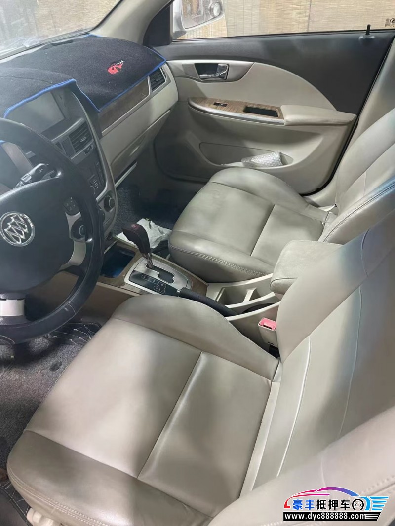 16年别克凯越轿车抵押车出售