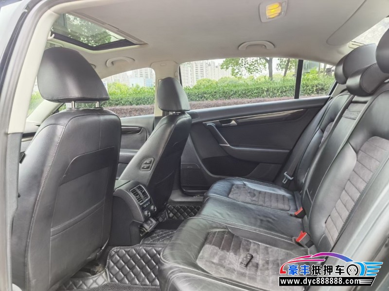 14年大众迈腾轿车抵押车出售